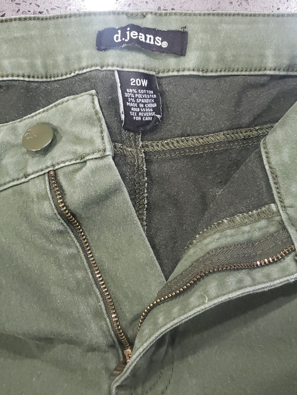 d. jeans Women's Olive Green Slim Straight Jeans, Size 20W